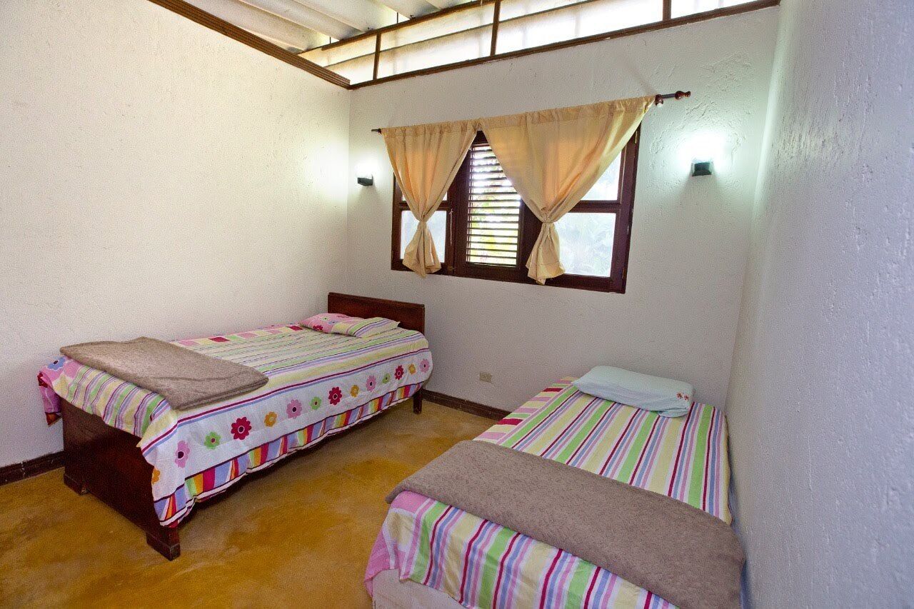 Cottage dành cho gia đình, quang cảnh sân vườn | Màn/rèm cản sáng, bàn ủi/dụng cụ ủi quần áo 