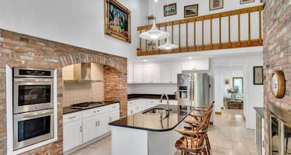 Spacious, Quiet, 4BR+office, 1.5 acres yard