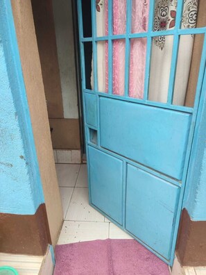 Exterior detail - Kingscort apartment (Nairobi)