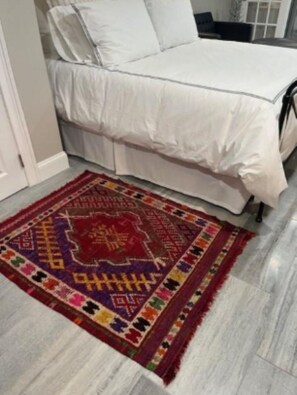 Iron/ironing board, Internet, bed sheets - FIFA World Cup 1-Bedroom Apartment in Buckhead, Atlanta, Georgia (Atlanta)
