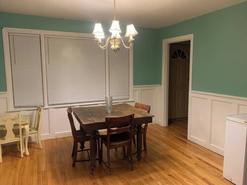 Cozy 2-bedroom house in perfect Houlton with heat and a/c in town