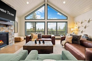 TV, fireplace, offices - Luxe Mtn Retreat Near Flathead Lake & Glacier Park (Lakeside)