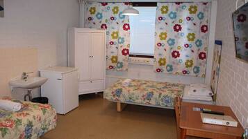 Firemannsrom – basic | Skrivebord, strykejern/-brett og wi-fi (inkludert)