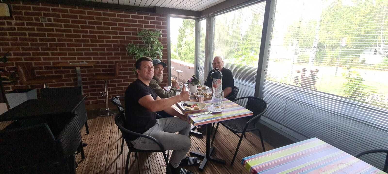 تناول الطعام بالخارج