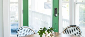 The Orange Room in Private Ensuite in Boutique B&B, The Parrish Grove Inn