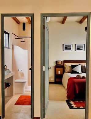 Luksuskattohuoneisto, näköala uima-altaalle | Tallelokero huoneessa, pimennysverhot, ilmainen Wi-Fi