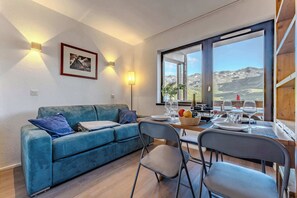 Living area - Apt w/ Prime Ski-Access Location (Val Thorens)