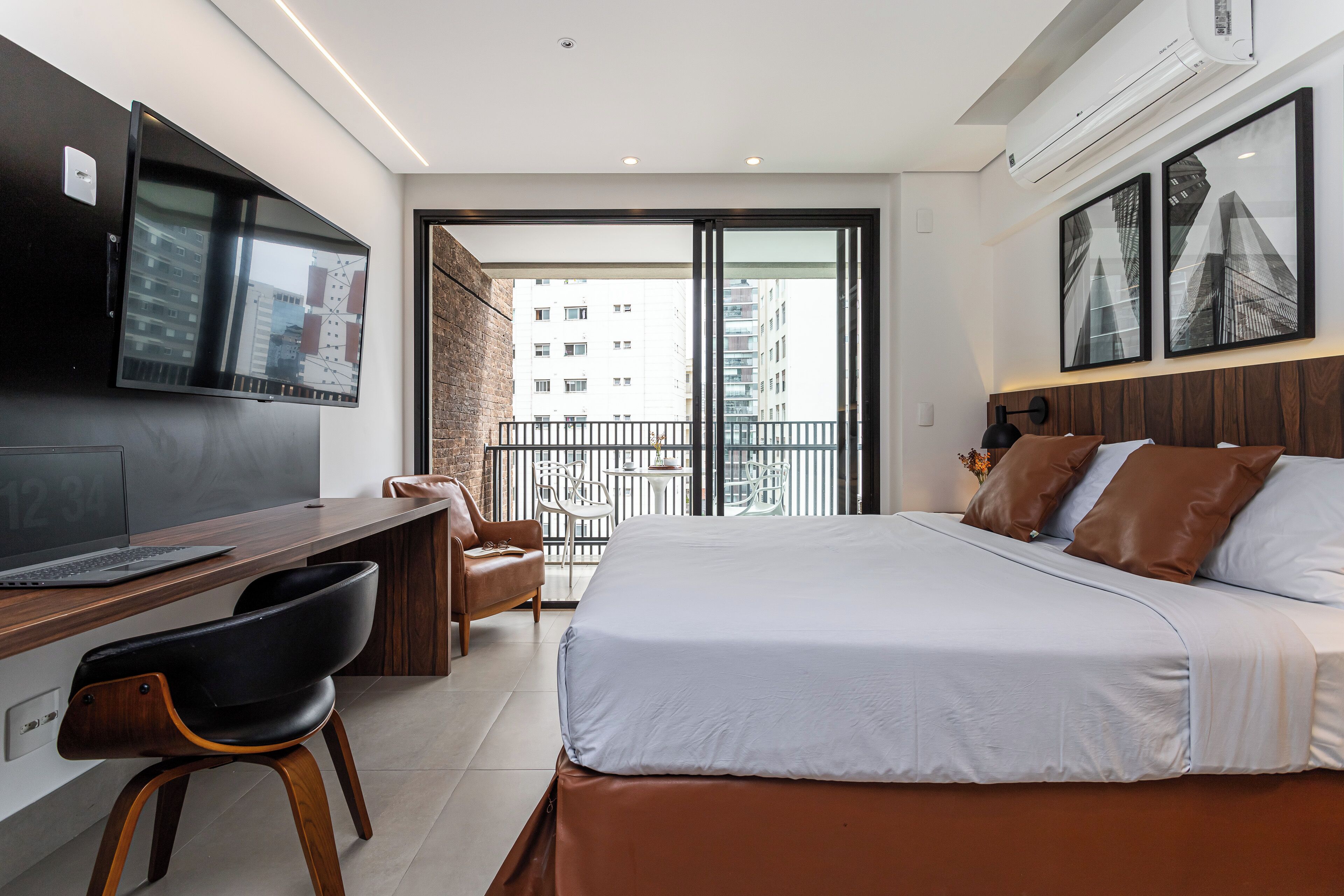 Laptop workspace, free WiFi, bed sheets