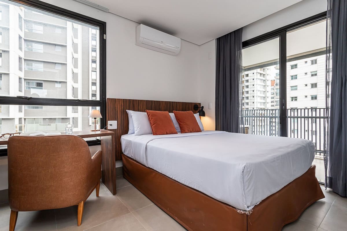 Apartamento premium | Wi-Fi de cortesia, roupa de cama