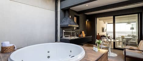 Premium-Apartment | Speisen im Freien