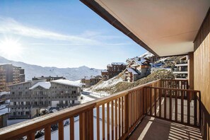 Property grounds - Mountain View with  Ski-In and Out Loft (Val Thorens)