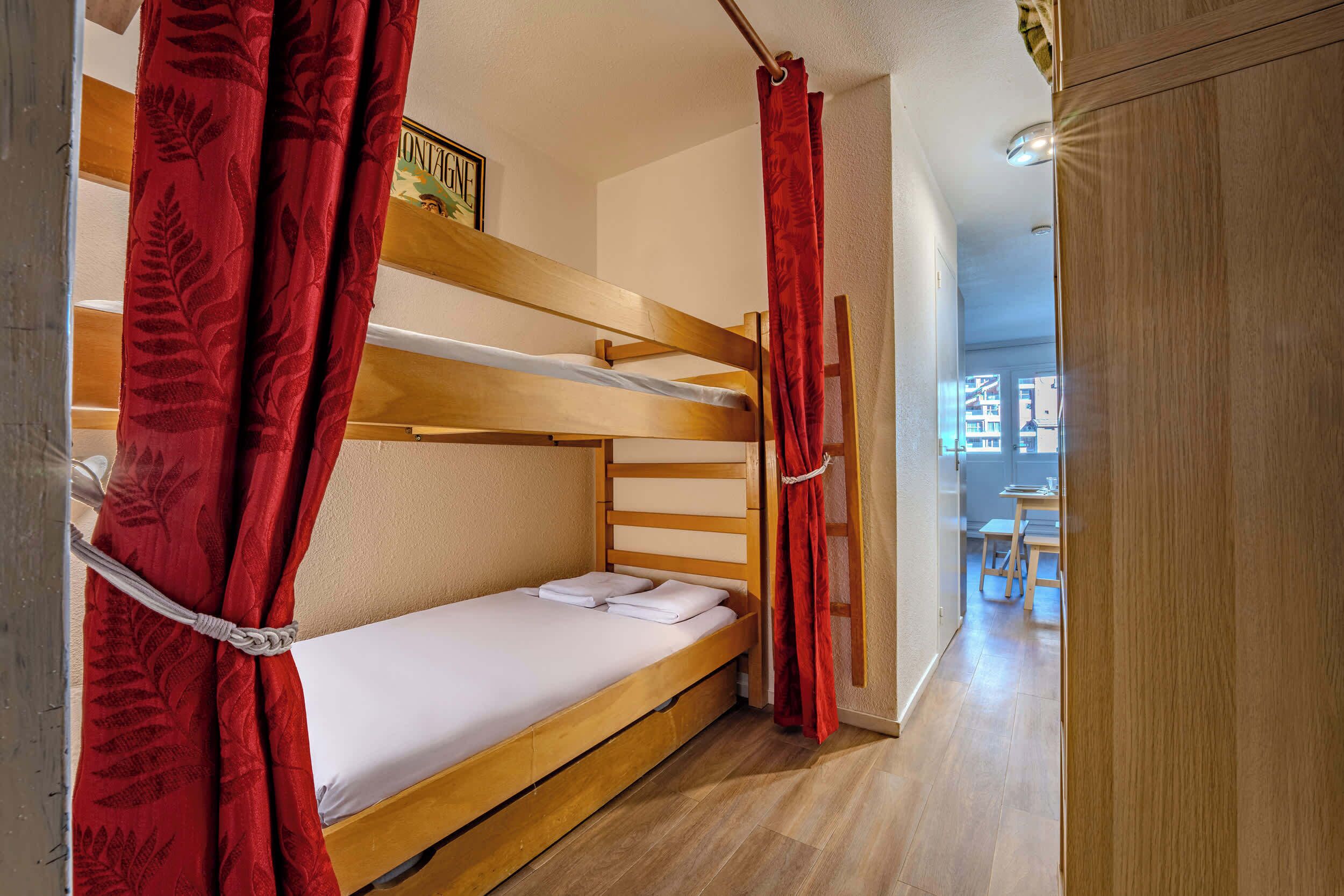 1 camera, Wi-Fi, lenzuola