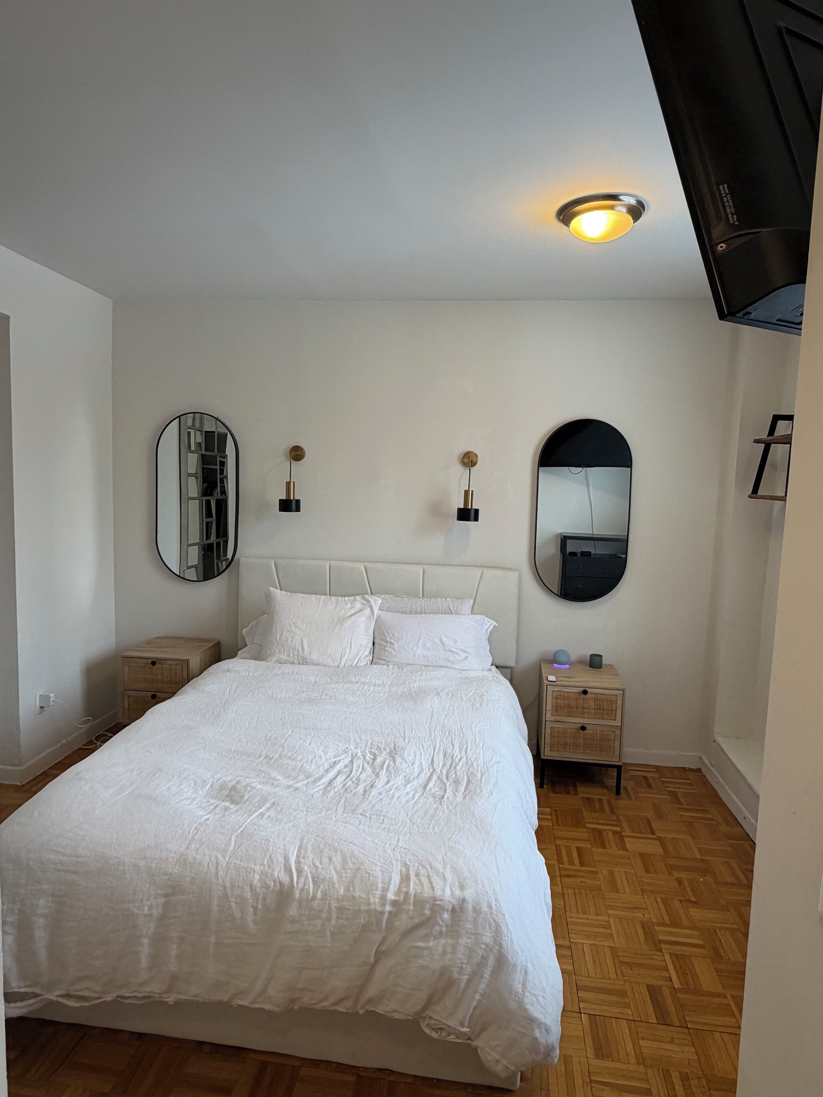 Iron/ironing board, internet, bed sheets