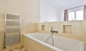 Shower, hair dryer, towels, soap - EXCEPTIONAL SETTING ON RUE BUCI TO EXPERIENCE PARIS AT FINEST, SAINT-GERMAIN (Paris)