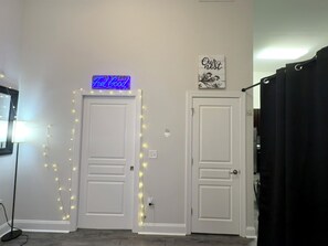 Interior - Stylish Modern Studio, Steps from Dining & Entertainment (Charlotte)