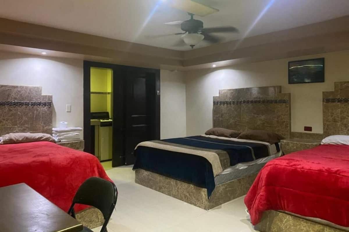 Habitación triple básica, varias camas, cocina | Wifi gratis