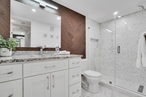 Hair dryer, towels - Central Sarasota Retreat, Near Siesta Key (Sarasota)