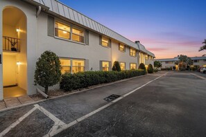 Exterior - Central Sarasota Retreat, Near Siesta Key (Sarasota)