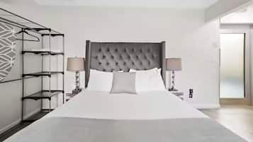 Desk, iron/ironing board, WiFi, bed sheets