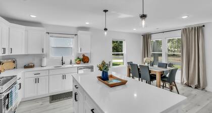 3 BR Downtown Spartanburg- Upscale & Work-Ready
Sweet Carolina Cottage