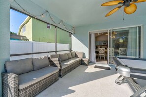 Outdoor dining - 12 min to Disney • Movie Theater • Pool • In-ground spa (Davenport)