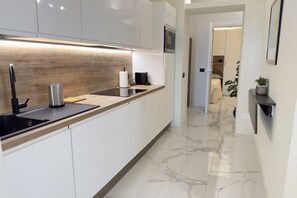 Fridge, microwave, dishwasher, toaster - Exclusivity, Luxury and Sea View with 2 Bedrooms (Alassio)