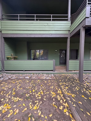 Terrace/patio - Serene 2-bedroom condo in Eagle-Vail, perfect for a fun getaway (Avon)
