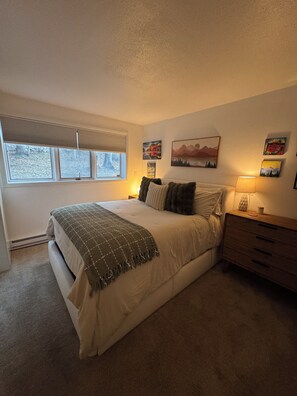 WiFi, bed sheets - Serene 2-bedroom condo in Eagle-Vail, perfect for a fun getaway (Avon)