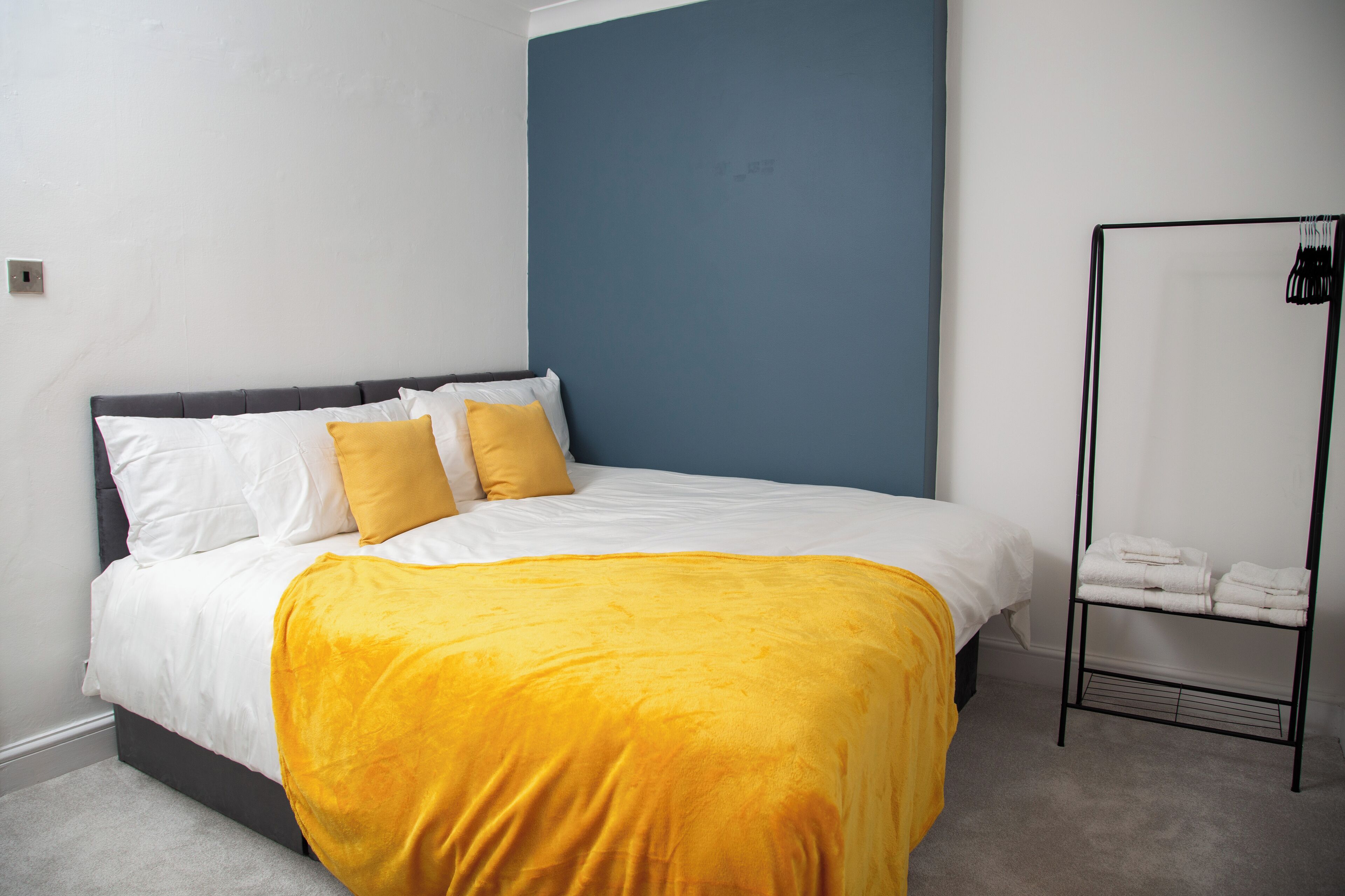 2 chambres, fer et planche à repasser, accès Internet, draps fournis