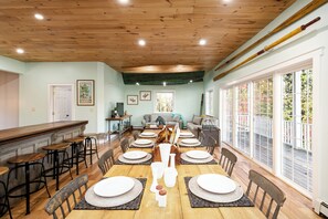 Dining - Lockes Hill Retreat - Close to Gunstock (Gilford)