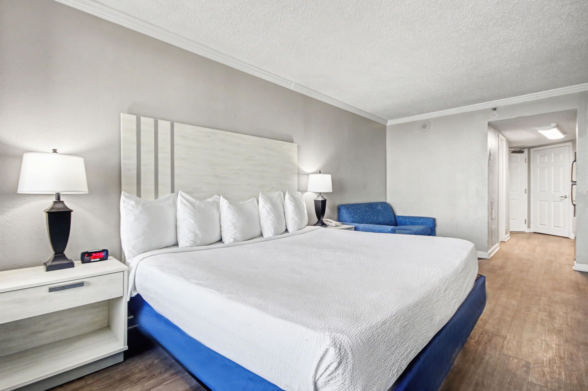 Single Room, 1 King Bed with Sofa bed, Balcony, Ocean View | In-room safe, iron/ironing board, free WiFi