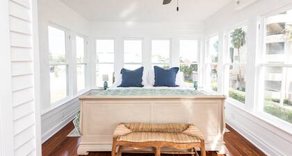 The Palm Room in Private Ensuite in Boutique B&B, The Parrish Grove Inn