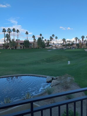 Property grounds - Coachella @ Marriott’s Palm Desert Villas II, One bedroom/Kitchen on golf course (Palm Desert)