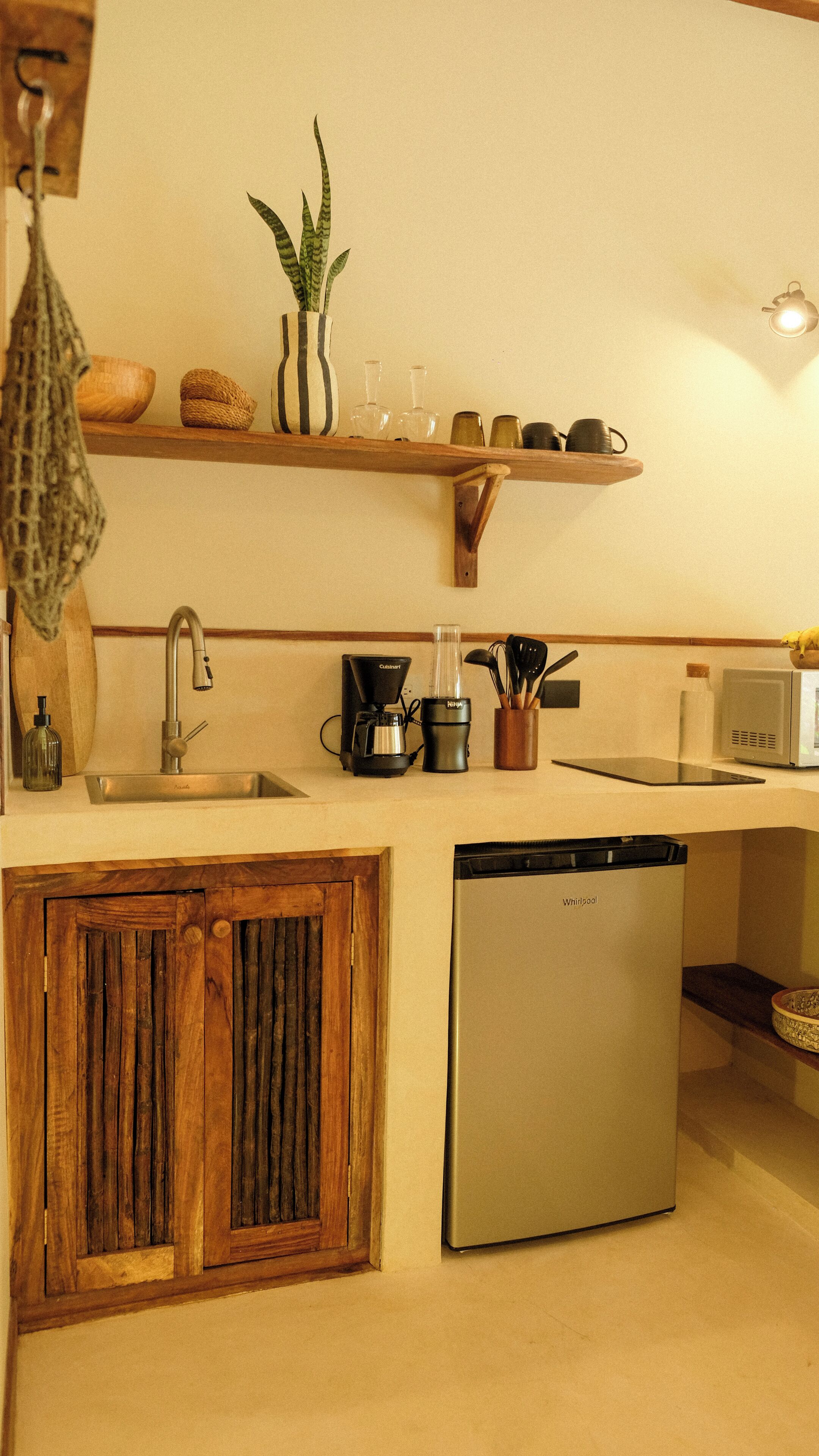 Luxury Penthouse, Garden View | Private kitchen | Fridge, microwave, stovetop, cookware/dishes/utensils