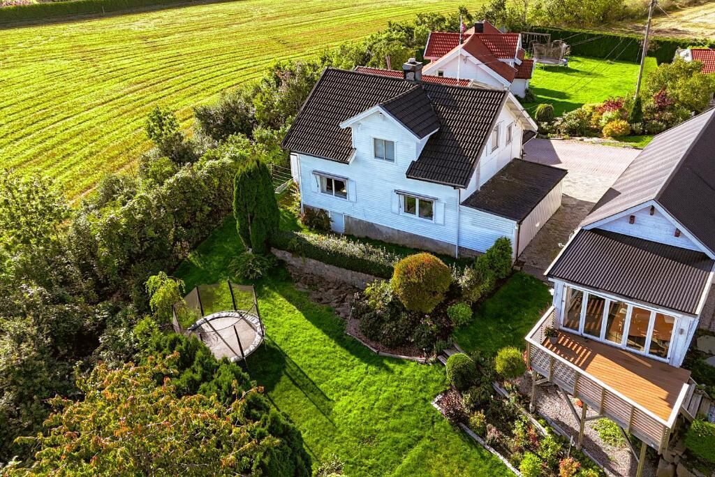 Familie-småhus, balkong, hageutsikt | Eksteriør