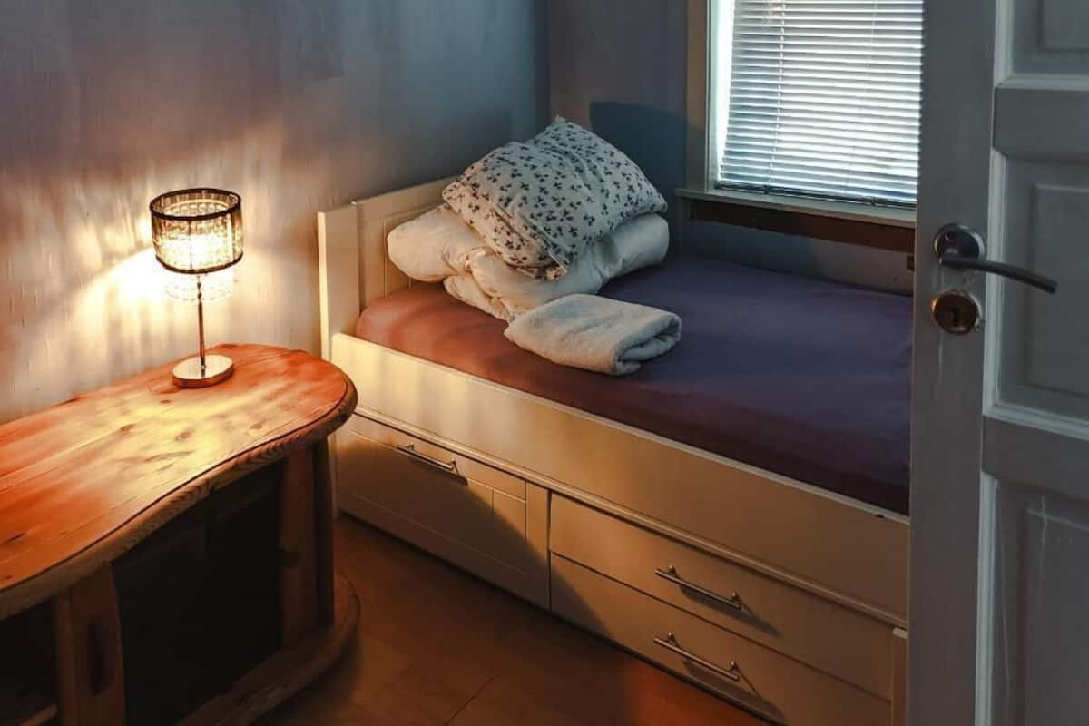 Casa de campo familiar, balcón, vista al jardín