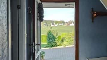 Familie-småhus, balkong, hageutsikt | Innvendig