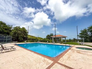 Outdoor pool - Penthouse with Pool Near El Yunque & Luquillo Beaches (Río Grande)