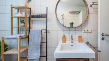 Condo, Balcony, Garden View | Bathroom