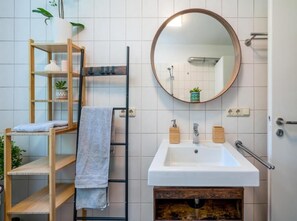 Bathroom - 1OG R City Wohnung Balkon nähe Salzburg (Freilassing)