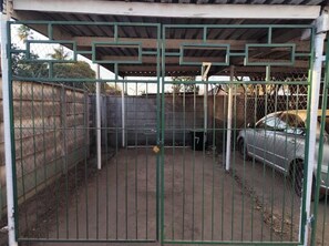 Property grounds - Spacious Suburban Flat with Self Check-In (Harare)