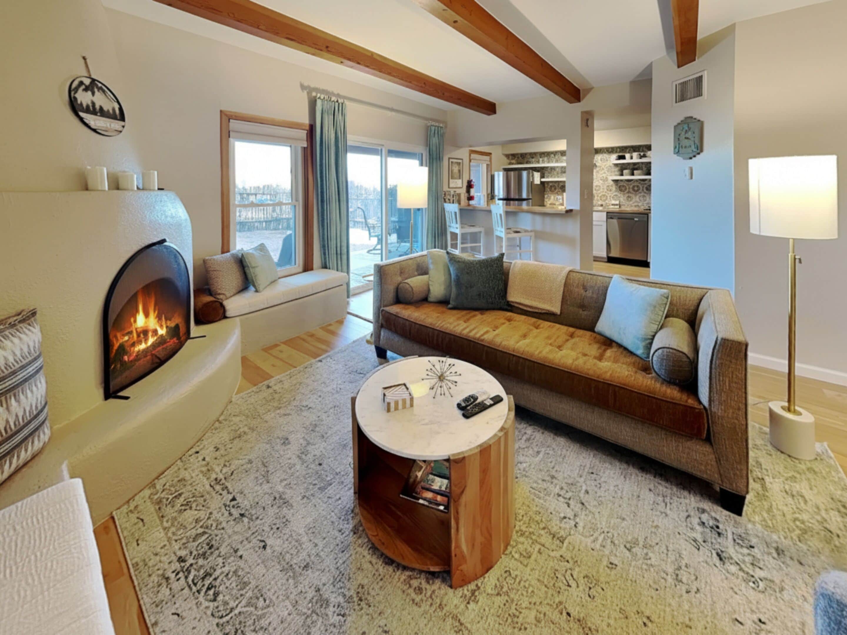 Condo (2 Bedrooms) | Front of property