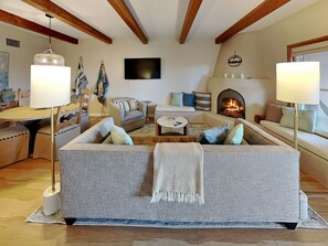 Condo (2 Bedrooms) | Tiện nghi, dịch vụ nơi lưu trú