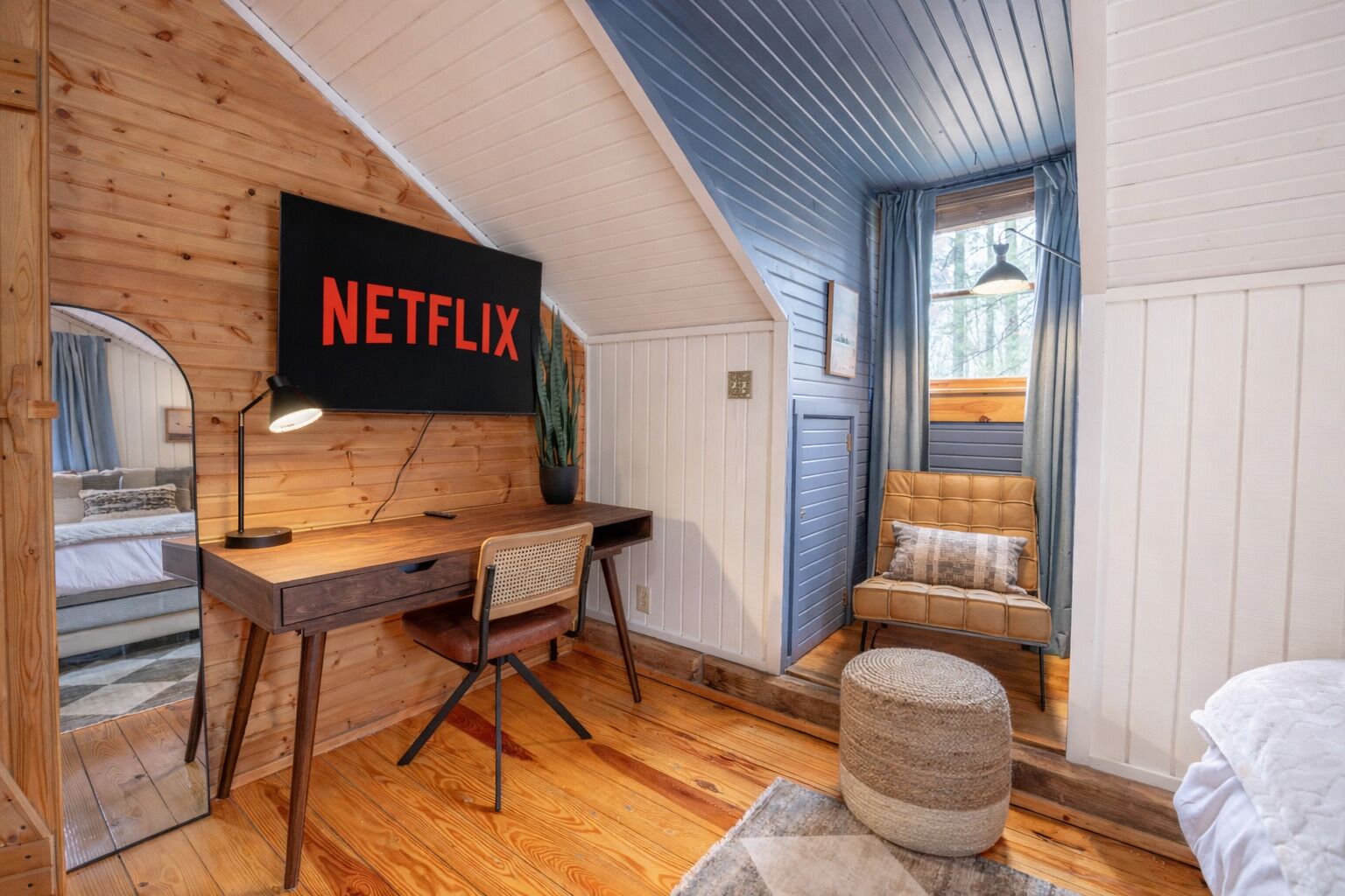 3 chambres, bureau, fer et planche à repasser, lit parapluie