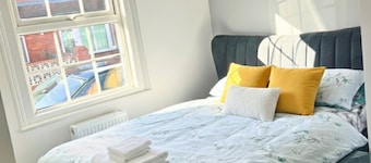 Private En-Suite Room in Spacious Reading Home | Shared Kitchen Access