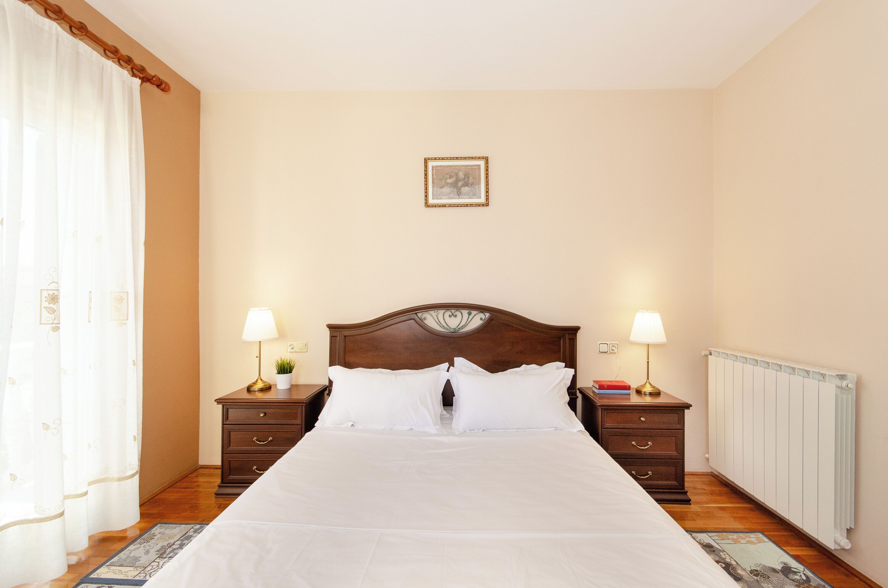 2 soverom, strykejern/-brett og internettilgang