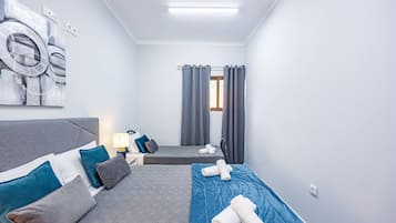2 bedrooms, iron/ironing board, internet, bed sheets