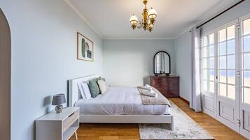 3 bedrooms, iron/ironing board, internet, bed sheets