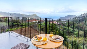 Outdoor dining - Recanto do Caminheiro (Santana)