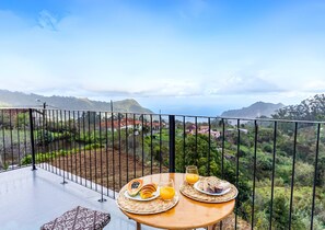 Outdoor dining - Recanto do Caminheiro (Santana)